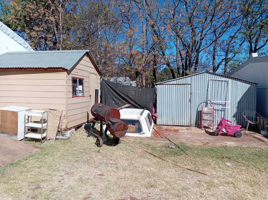 11 Bedroom Property for Sale in De Wildt North West